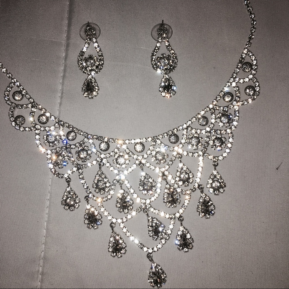 Charming Charlie's statement necklace